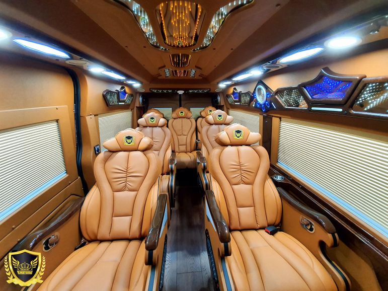 Nội thất xe Minh Quân Limousine đi Cao Bằng từ Hà Nội