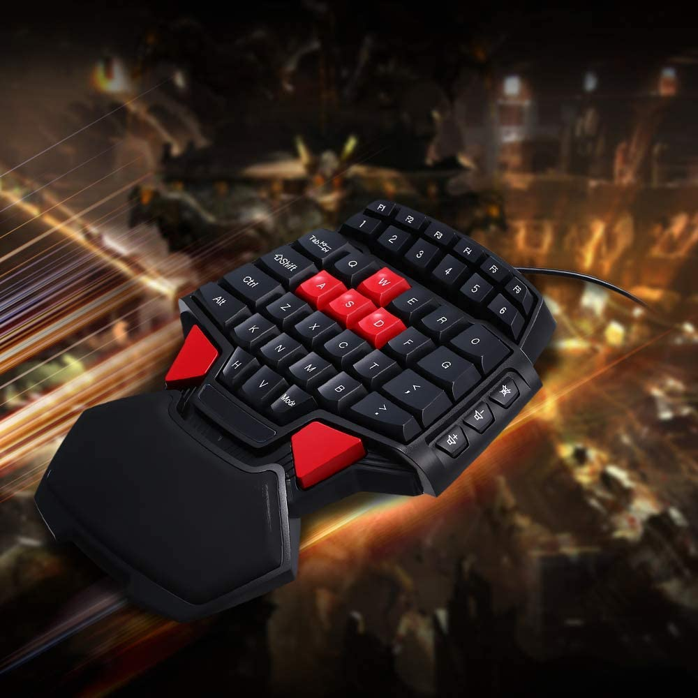 One-hand gaming keyboards make it easy to play games or work using only one hand and allow gamers to react and respond quickly.