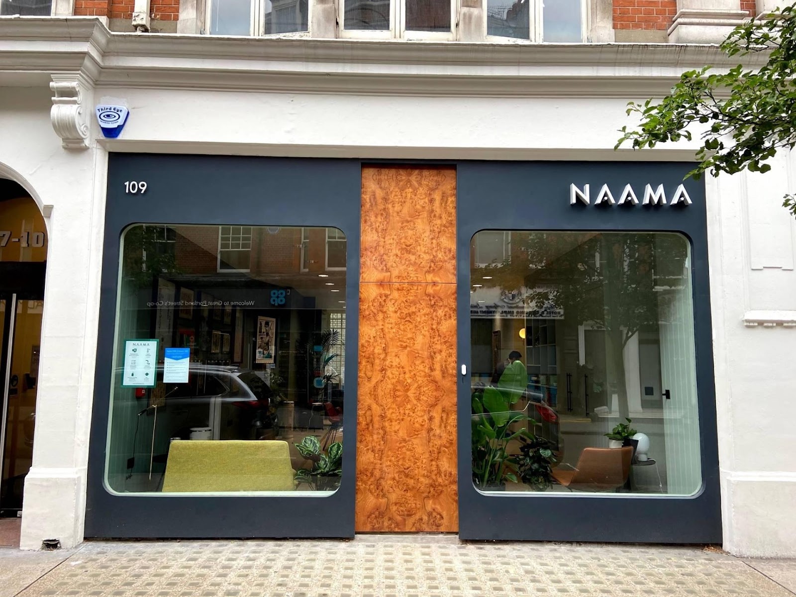 NAAMA Studios in London: contact details, crypto payment methods