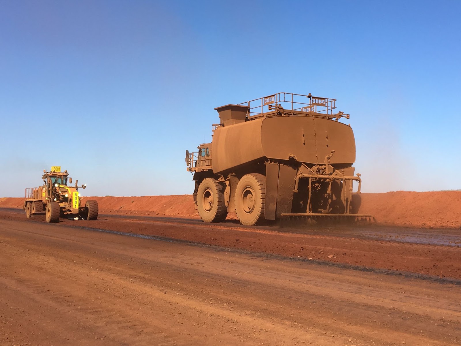 Dust-A-Side have been working with a Western Australian client in the Pilbara region to set up a heavy vehicle road stabilisation and dust control program