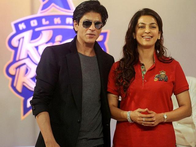 SRK denies tiff with Juhi Chawla - Hindustan Times