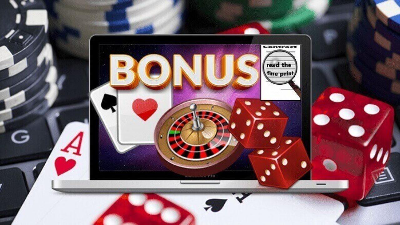 What tricks are used by online casinos to lure players? | by Jeffrey  Hancock | Medium