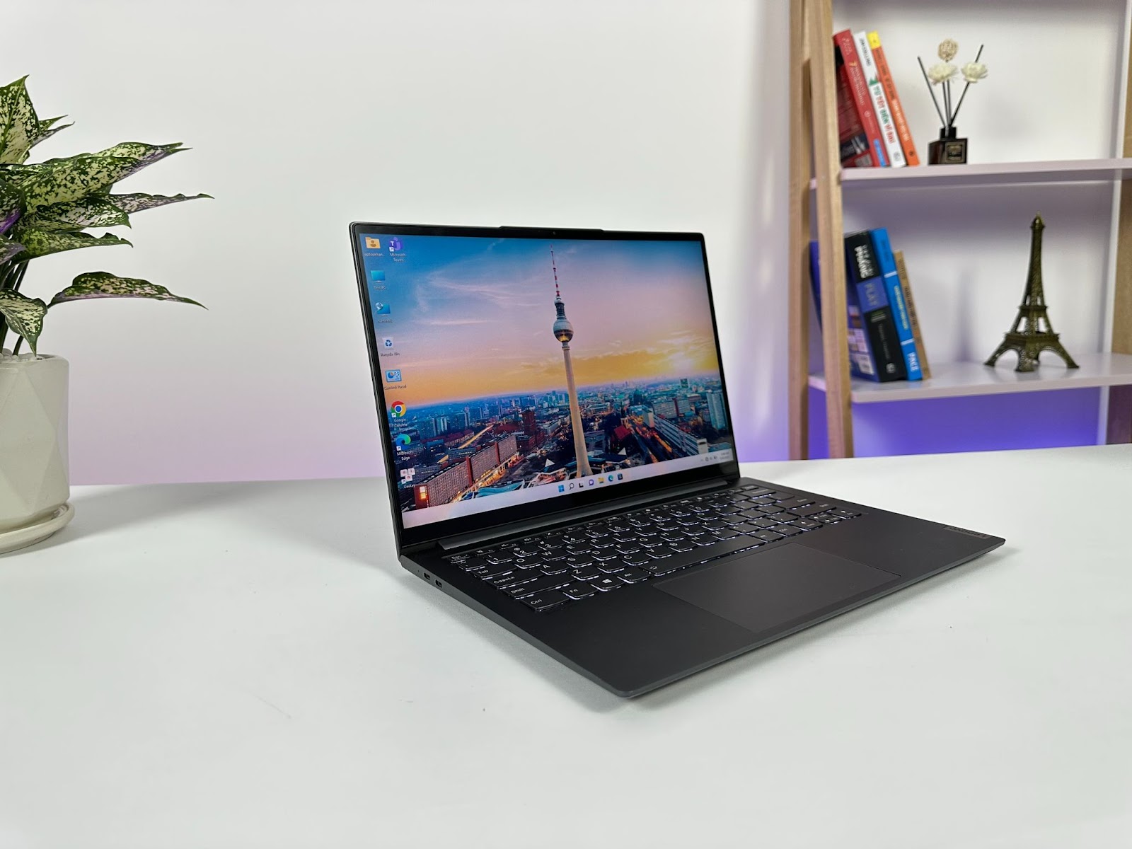 Lenovo-Yoga-Slim-7-Pro-14IHU5-Laptopkhanhtran-5