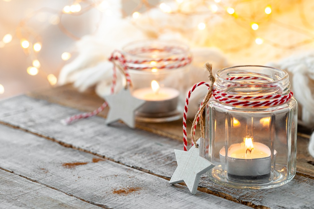 Find all your seasonal tablecsaping candles and decorations at Store & More