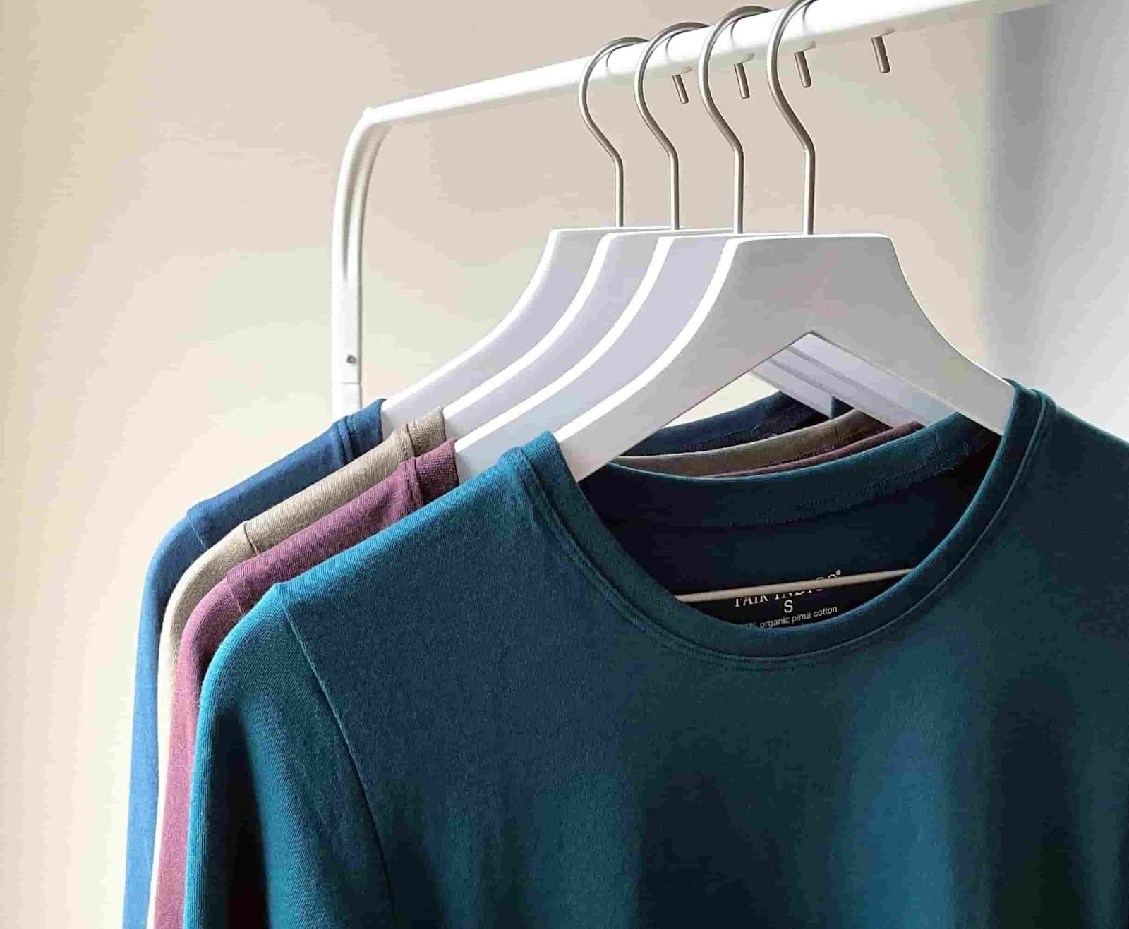 14 Sustainable Clothing Brands for the Minimalist in 2023