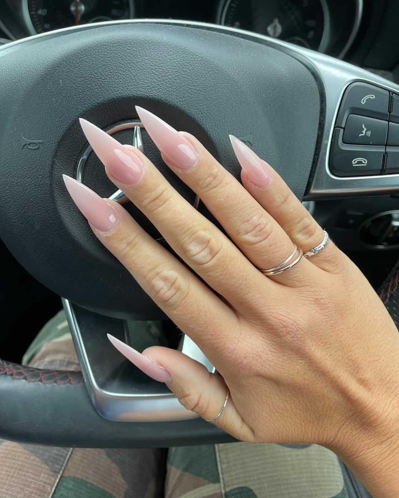  Nude Ombre Stietto Nails