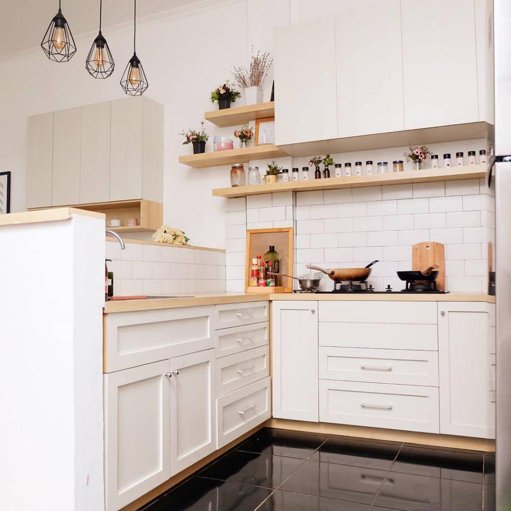Desain Interior Dapur Minimalis Bergaya Scandinavian Dominan Putih dengan  Storage Kamuflase - Inspirasi Desain Rumah Terkini