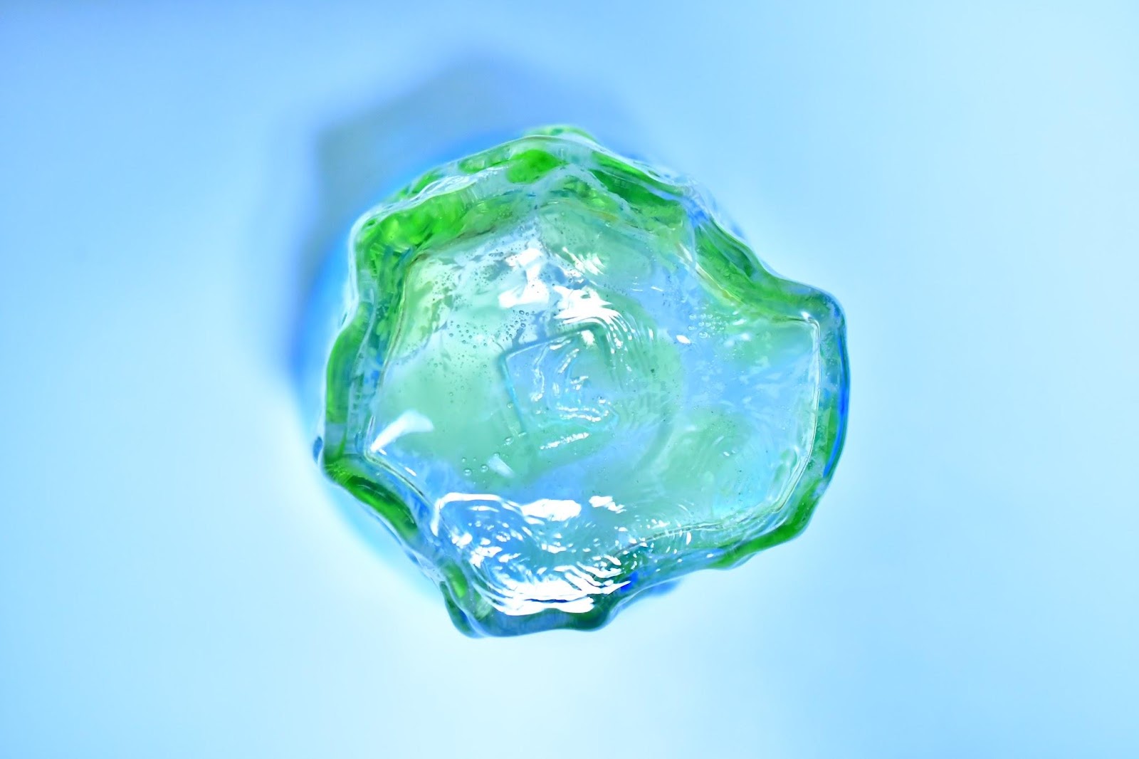 おんなブルー」に込められた恩納村への思いと、職人としての