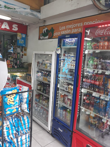 R34W+X6X, PB, Avenida Colon, Sur, Guayaquil 090302