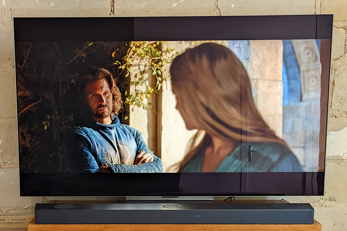 TV 4K LG OLED65G2 : encore des reflets sur l'écran