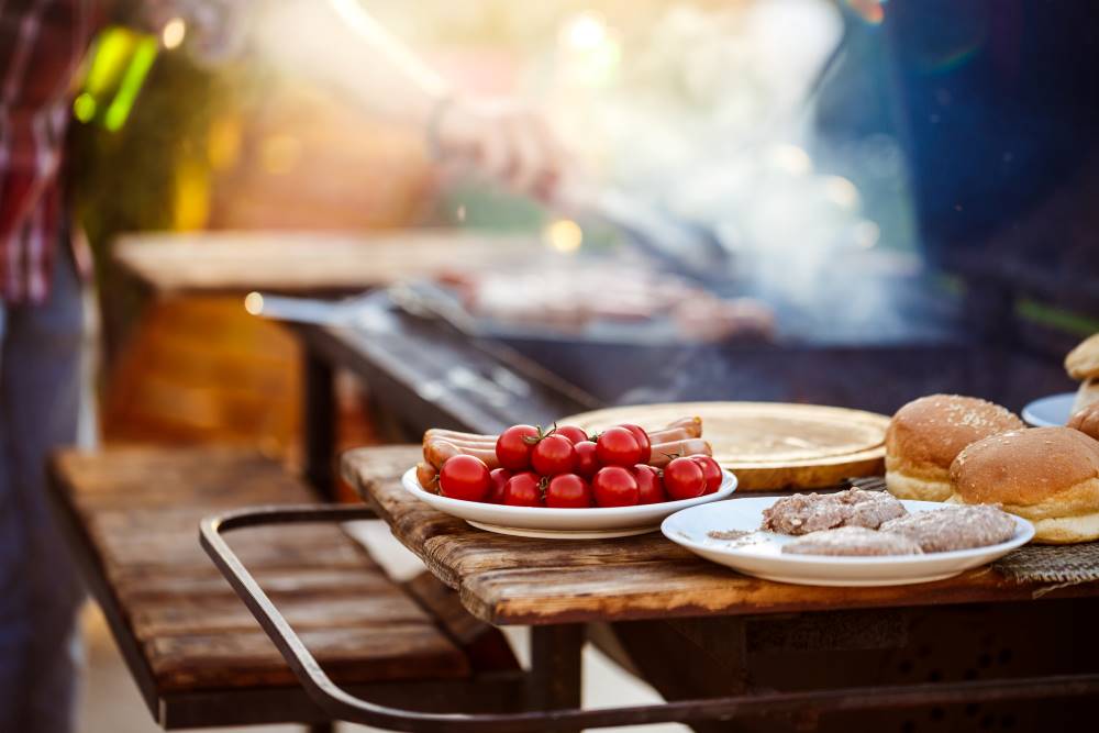 A hordozható grillező előnye, hogy kis helyen elfér és jól szállítható.