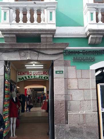 Centro Comercial Mideros, Segundo Piso, Mideros Oe6-46, Quito 170148