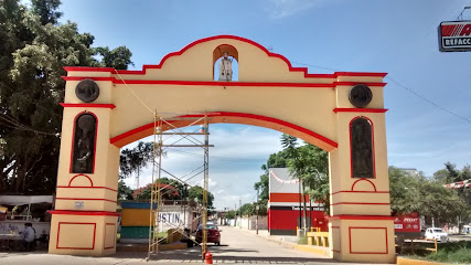 Puerta a San Agustín de las Juntas