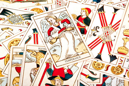 Elyna VOYANCE et le jeu divinatoire avec le tarot de marseille - Numérologie signification des chiffres