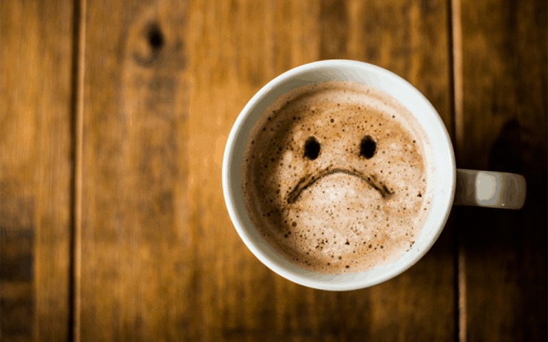 Say caffeine có thể gây ra sự hưng phấn quá mức, dẫn đến co giật cơ.  