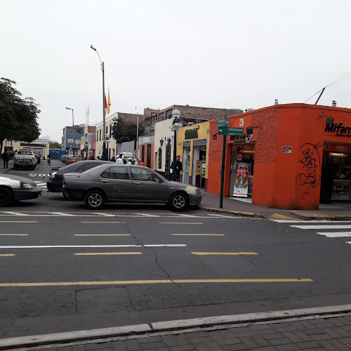 Jirón Batalla de Ayacucho 292, Lima 15049, Perú
