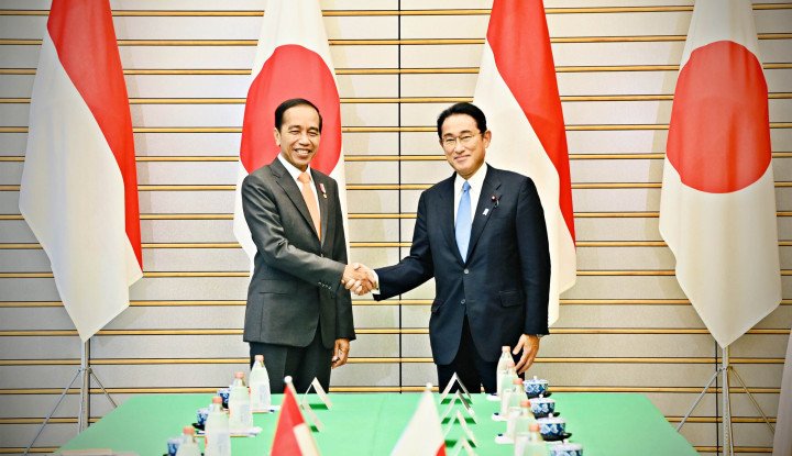 Kunjungi Jepang, Jokowi Tak Berani Singgung Proyek Kereta Cepat Karena ini, Pengamat: Jangan Lupa...
