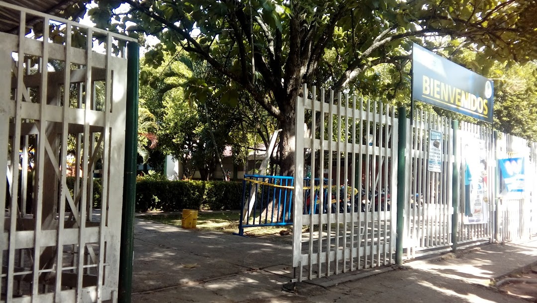Institución Educativa Atanasio Girardot - TÉCNICO EN AUXILIAR EN ENFERMERÍA.