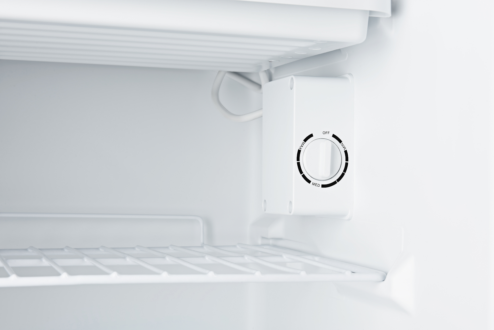 Холодильник однокамерний Ardesto DFM-90W