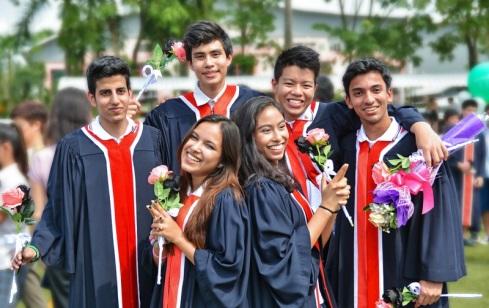 Z:\Ruamruedee\PR\Press Kit - 11.10.2016\Resize\Senior Convocation16_resize.jpg