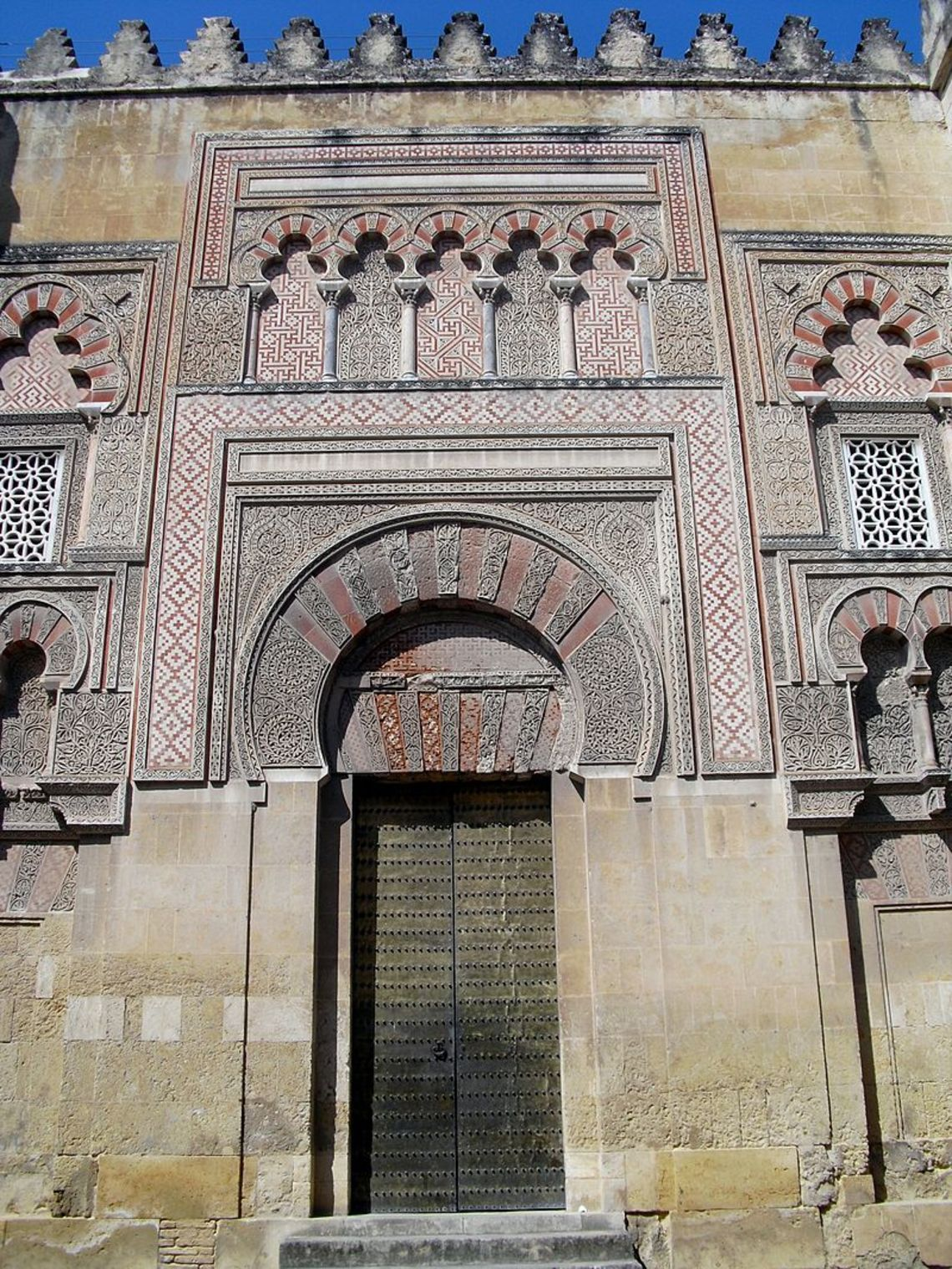 Đền thờ Hồi giáo tuyệt đẹp chuyển thành nhà thờ chính tòa ở miền nam Tây Ban nha