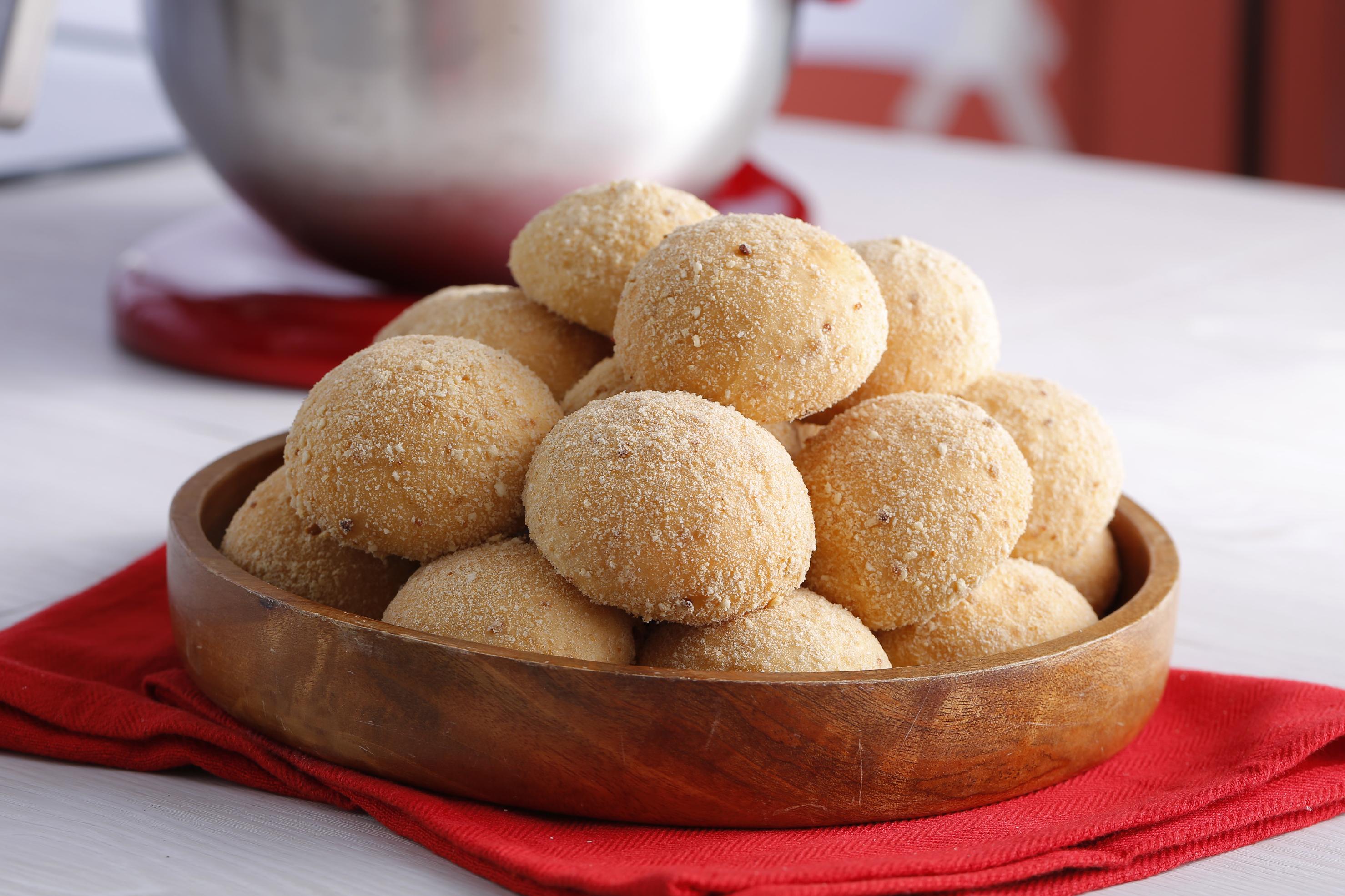 Garlic Pan de Sal