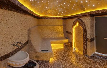 Оптоволоконное звездное небо в турецкой бане 