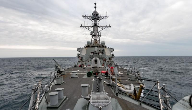 美國海軍發布貝瑞號通過台海照片。(圖:擷取自美國海軍太平洋艦隊臉書)