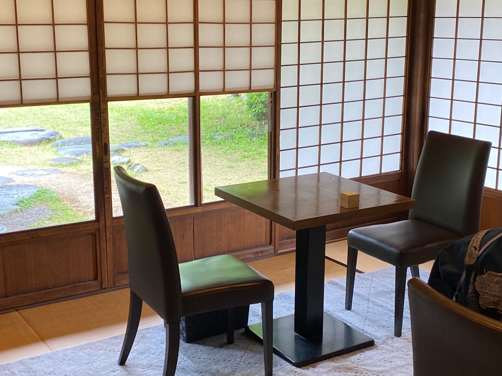 「竹の丸スイーツカフェ」の座席