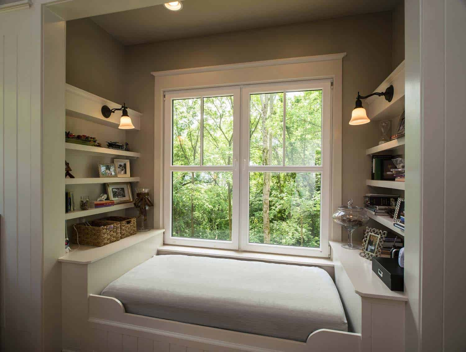 Create a cozy window nook for reading or gazing out at your favorite part of the garden, by positioning your bookcase bed below a window.
