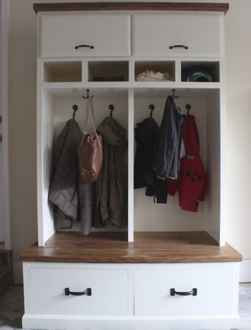 23. Mudroom lockers With Bench