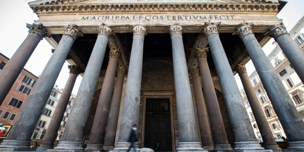 Từ “tất cả các vị thần” đến “tất cả các vị tử vì đạo”: viếng Đền Pantheon