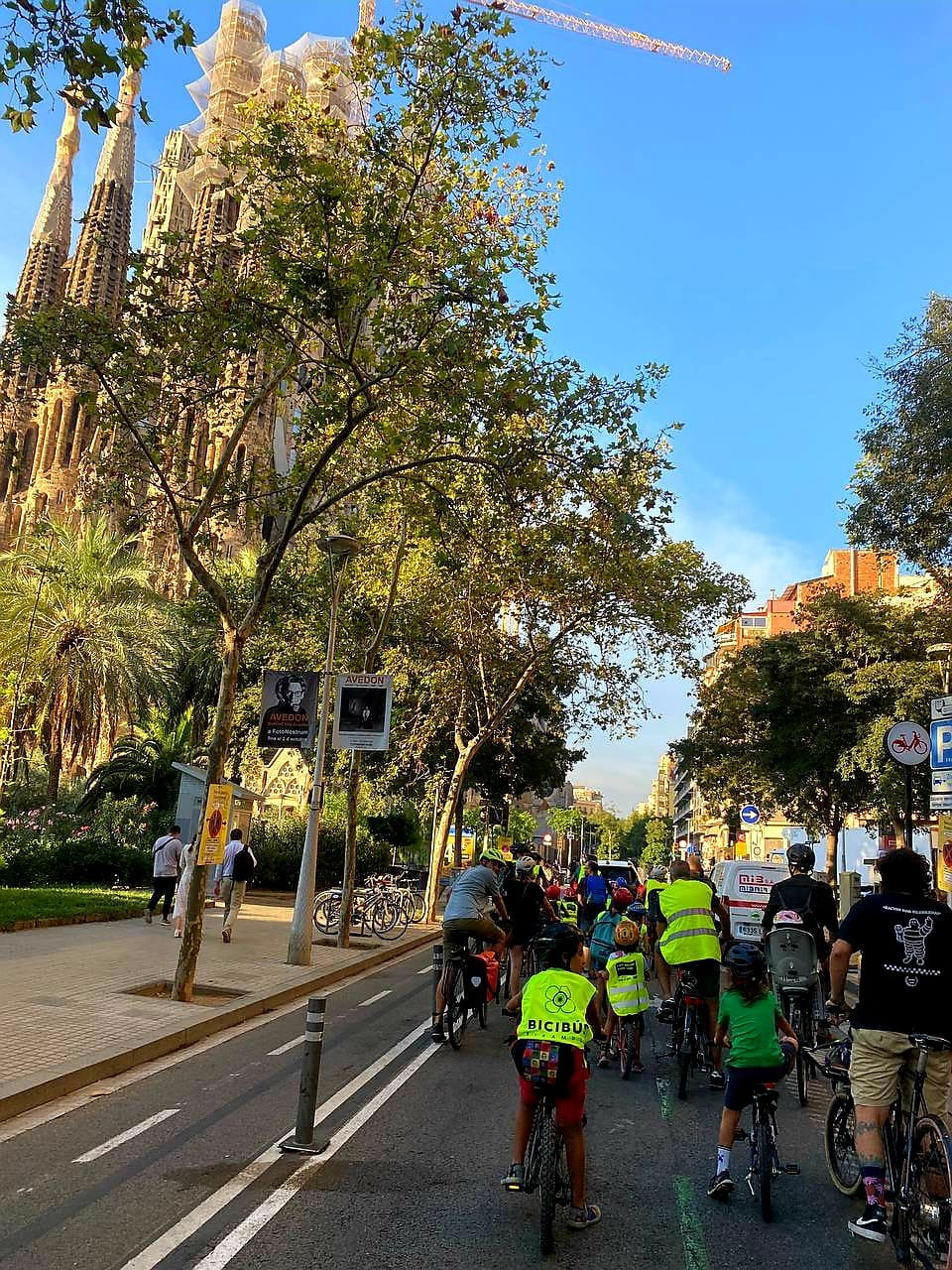 Bici Bus Βαρκελώνης, στο σχολείο με ποδήλατα [Συνέντευξη με 2 διοργανωτές]  | ΠοδηλΑΤΤΙΚΗ Κοινότητα