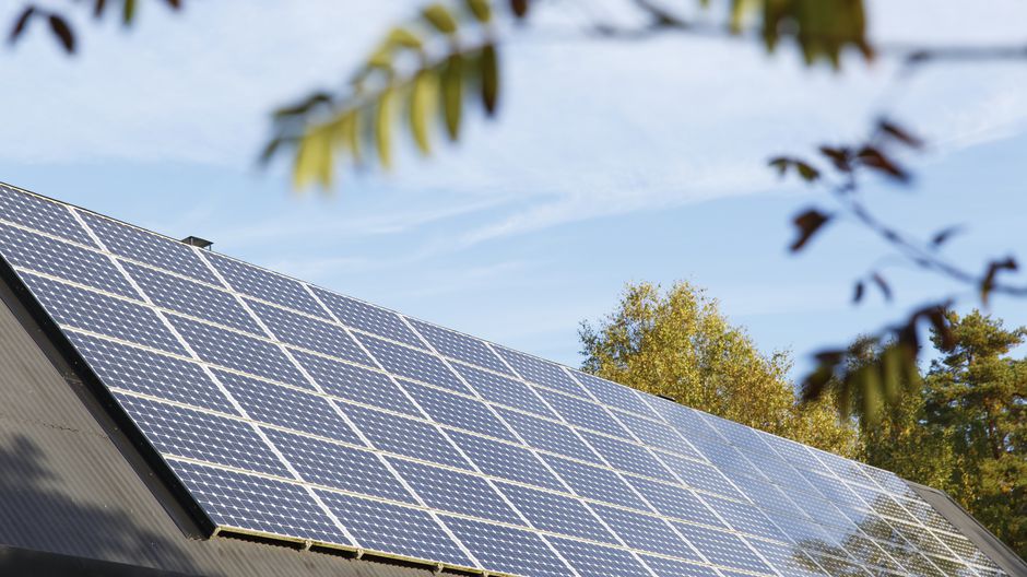 How many solar panels are necessary to power a 1000 watt appliance?