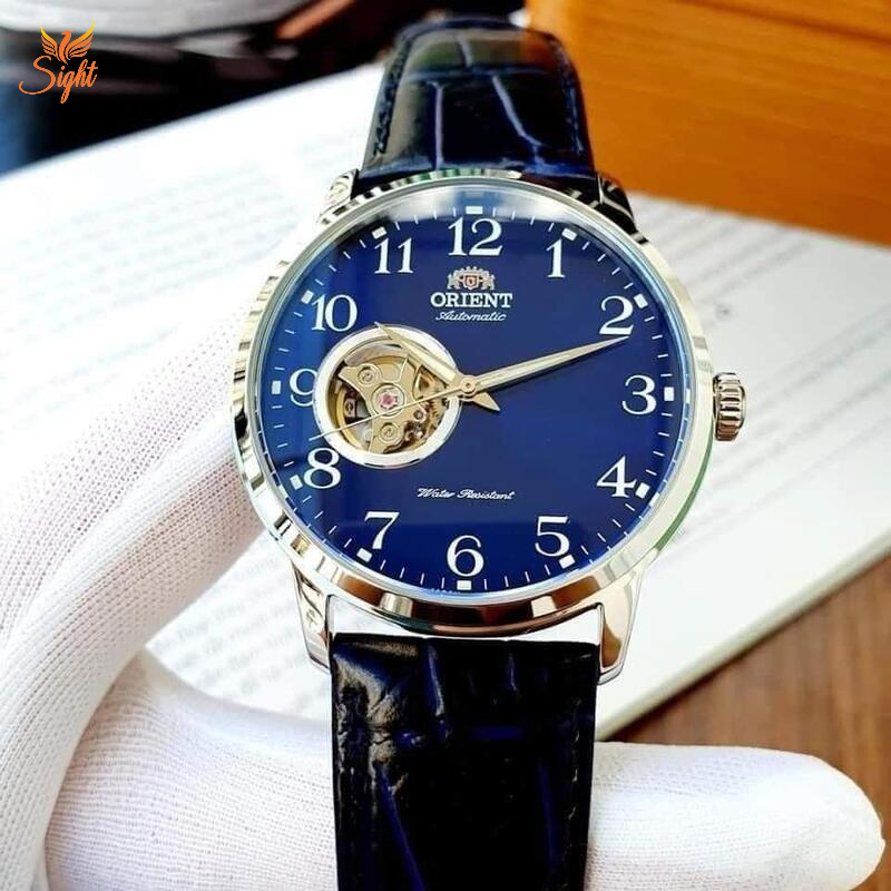 Orient RA-AG0011L10B kết hợp phong cách cổ điển và hiện đại