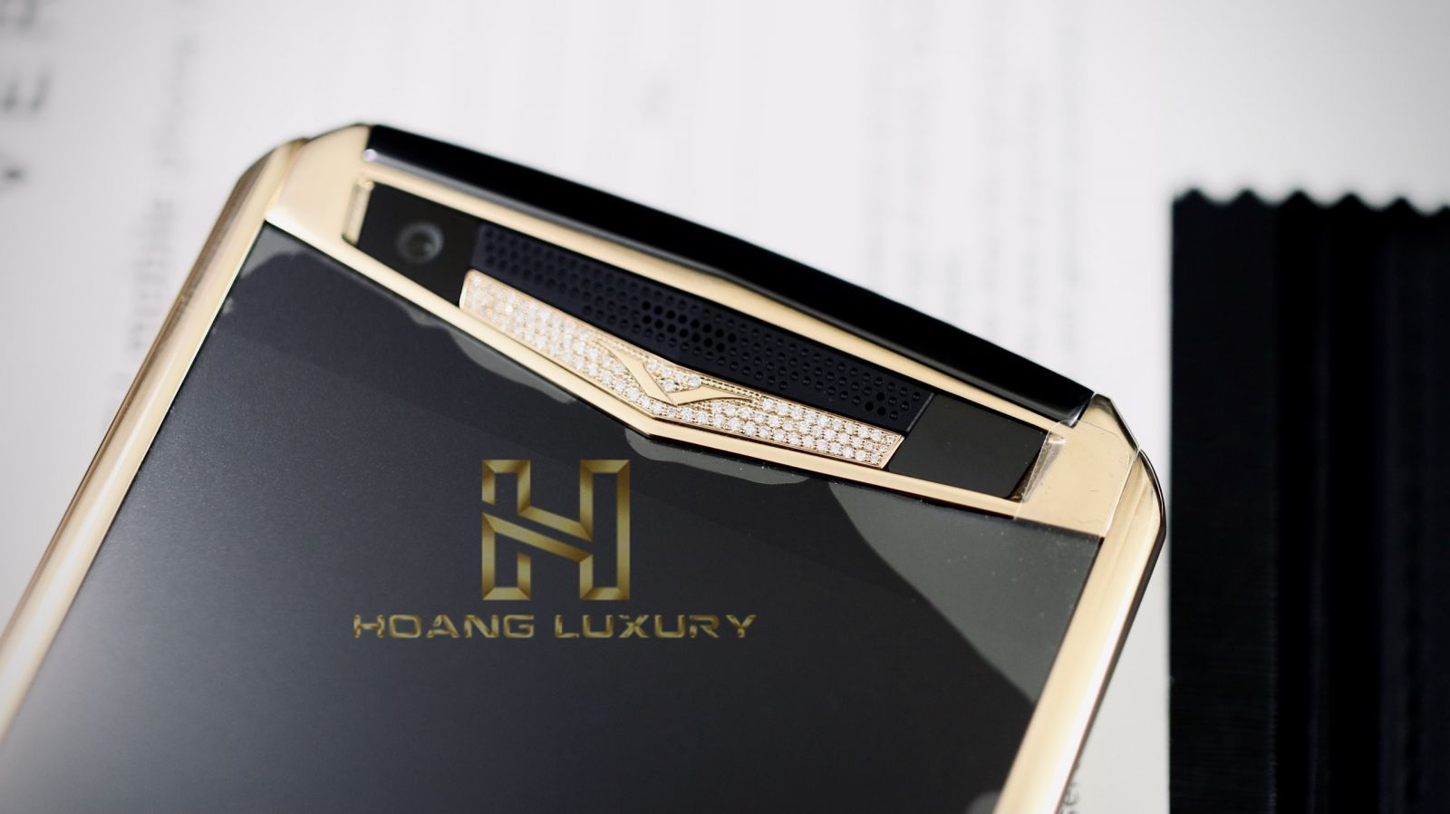 Vertu Aster P vàng khối kim cương cao cấp chĩnh hãng | Hoàng Luxury