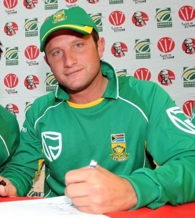 Details about Roelof van der Merwe: Roelof Erasmus van der Merwe was born on the 31st of December in the year 1984. He is a Dutch-South African professional cricket player.