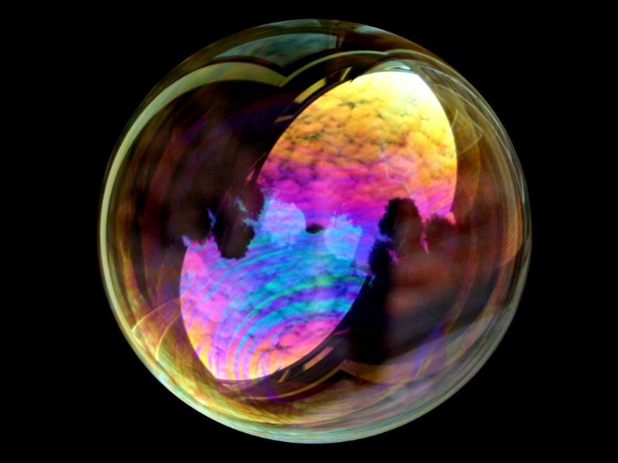 Immagine che contiene bolla, stella

Descrizione generata automaticamente