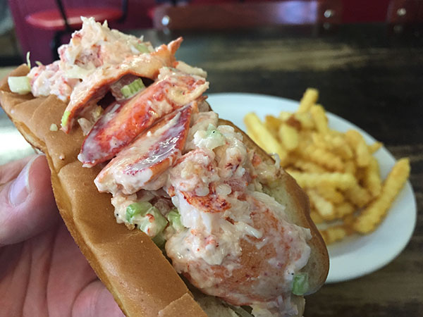 Lobster Roll at the Cabin frederiction