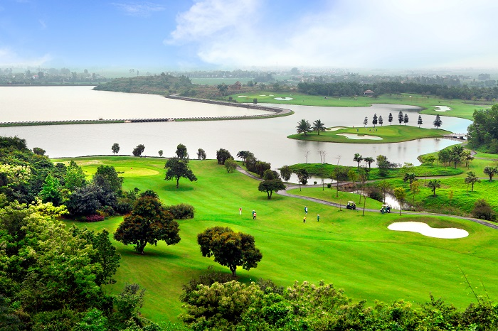Trải nghiệm tour du lịch golf Ninh Bình cao cấp & sang trọng