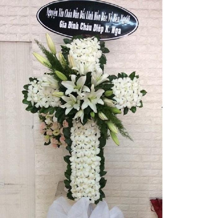 Hình ảnh đám ma về sự đặc biệt vòng hoa trong đám tang người Công giáo