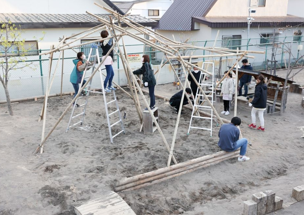 ③子どもの反応を観察して何度もつくり直す「遊びこむ」遊具