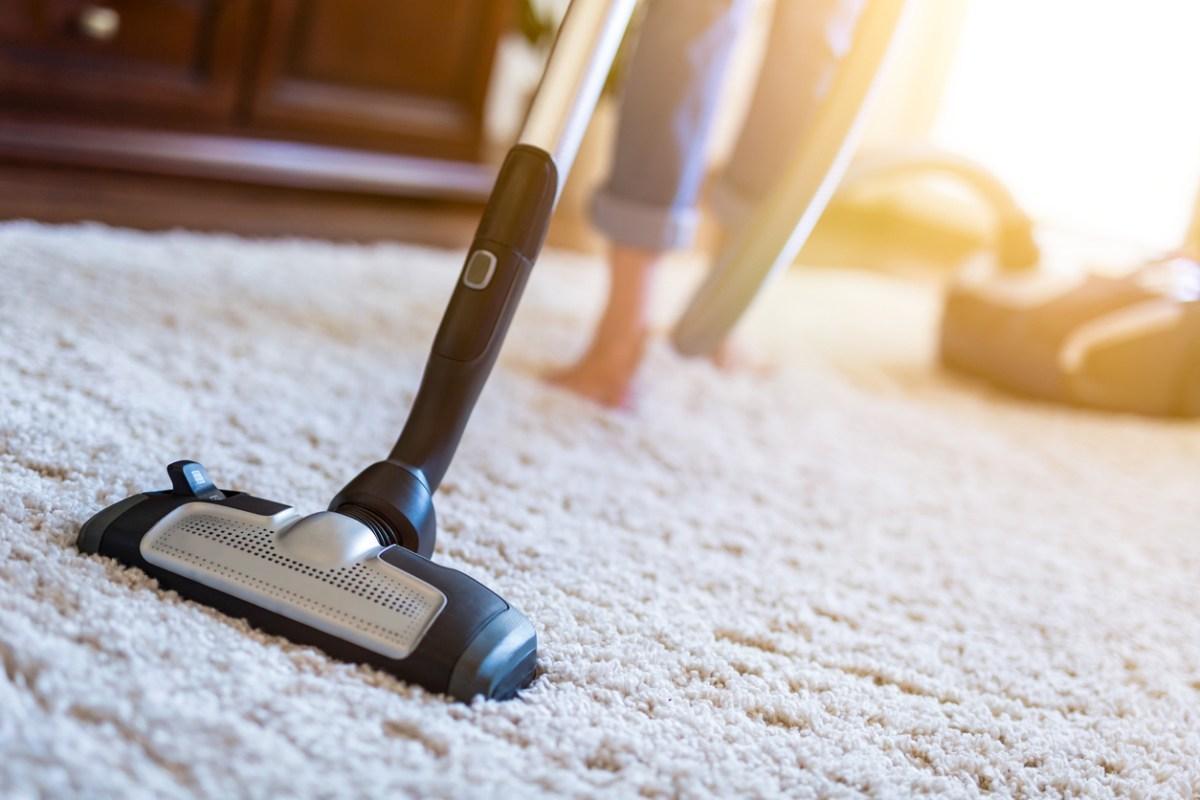 Why Does the Carpet Smell Bad Before and After Cleaning? PQR News