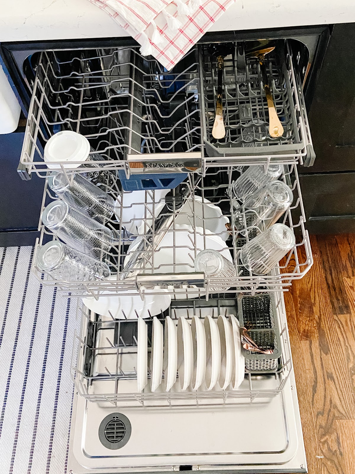 #ad SIX reasons we chose our @Maytag dishwasher and free family dishwasher printable to keep your kitchen running smoothly! #Maytag