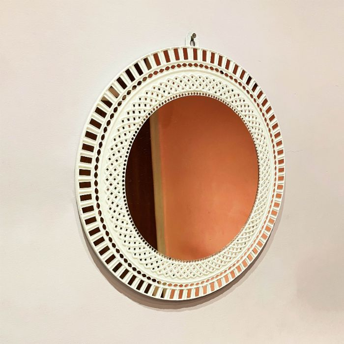 Waterproof Oval Shape Lippan Art | Wall Decor (18 X 18 Inch)