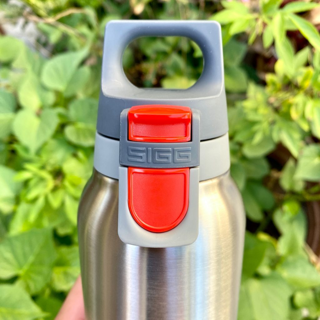 生活｜瑞士高品質SIGG彈蓋輕量保溫瓶｜輕巧、高耐用性，出門攜帶非常方便！