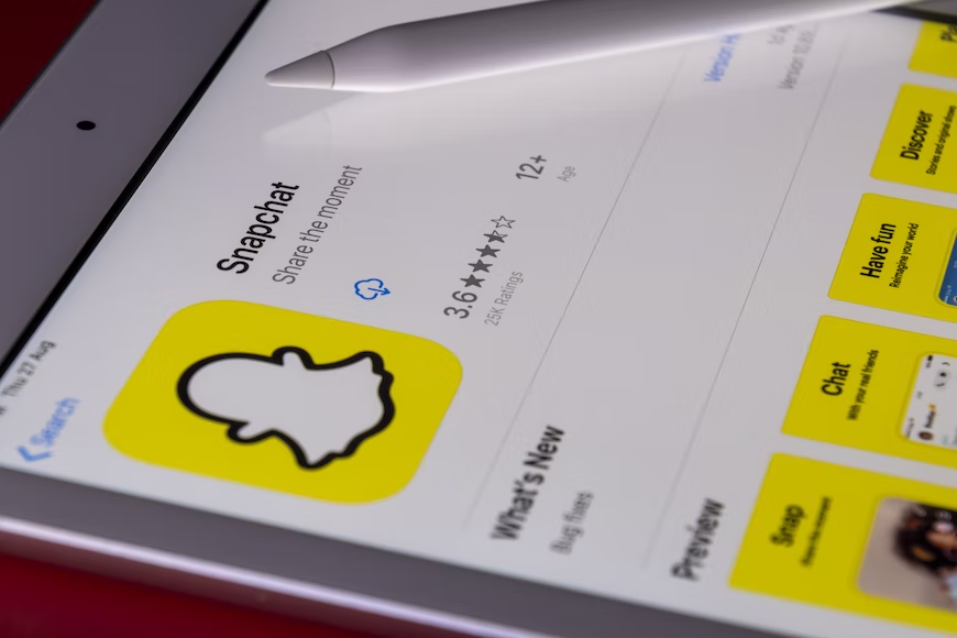 Easy ways to create a private story on Snapchat