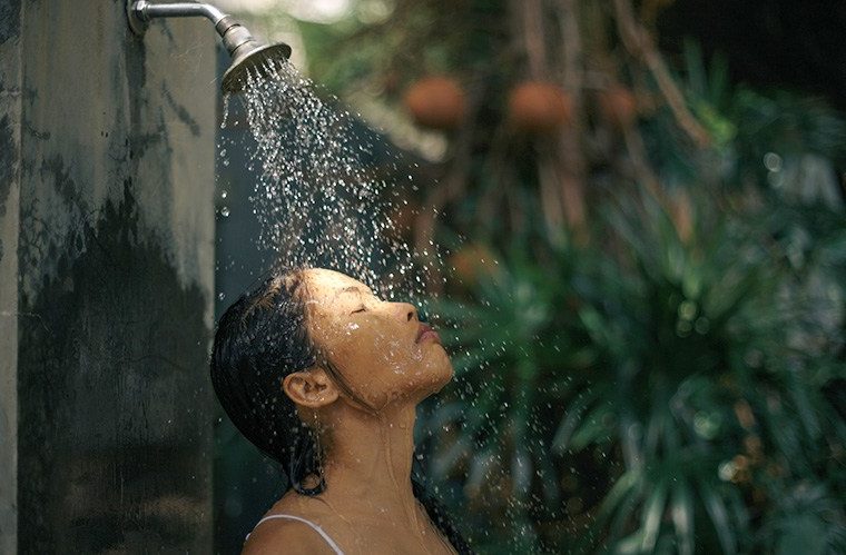 Is bathing at night good for health