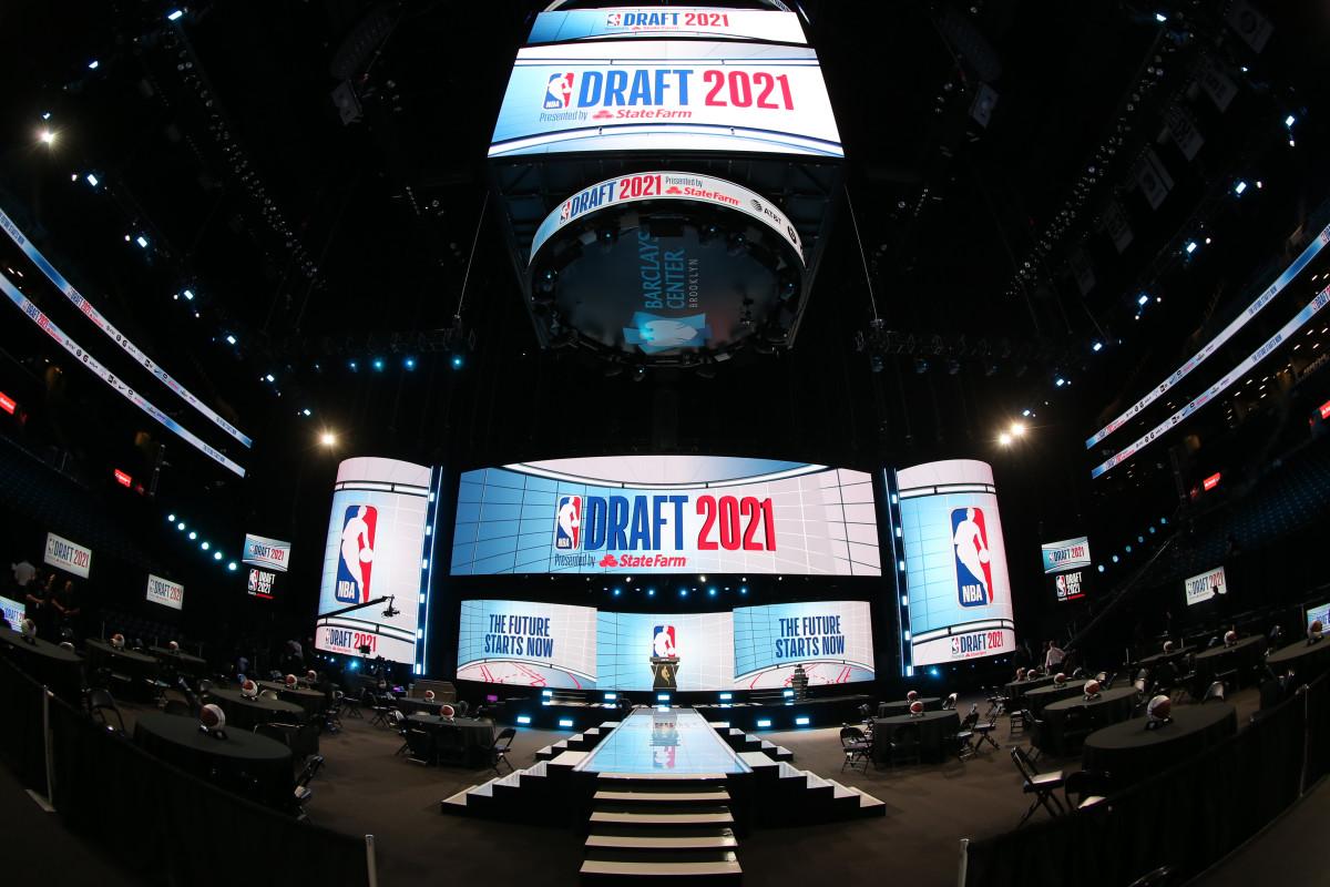 NBA 1 ฤดูกาลมีความยาวนานขนาดไหน และ แข่งขันทั้งหมดกี่นัด3