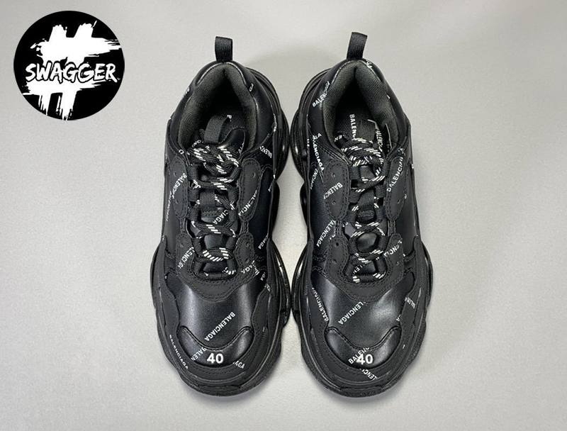 Giày balenciaga triple s Allover Logo Black được làm từ chất liệu da